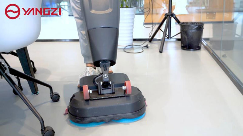 洗地機(jī)勝過(guò)拖地：5 個(gè)原因