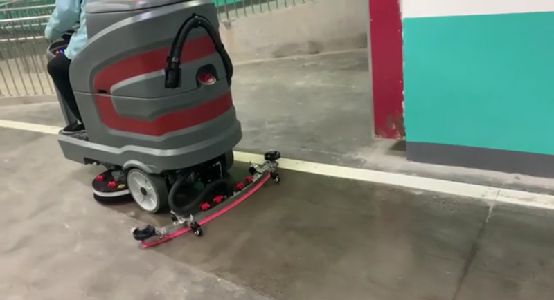 合肥華邦物業(yè)一次購買了三臺(tái)揚(yáng)子洗地機(jī)