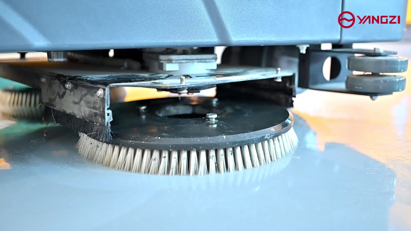 倉庫清潔：真空吸塵器、掃地機(jī)和洗地機(jī)是您的重要盟友