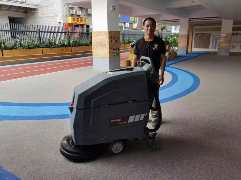 商業(yè)室內(nèi)清潔應(yīng)使用洗地機(jī)的3個理由