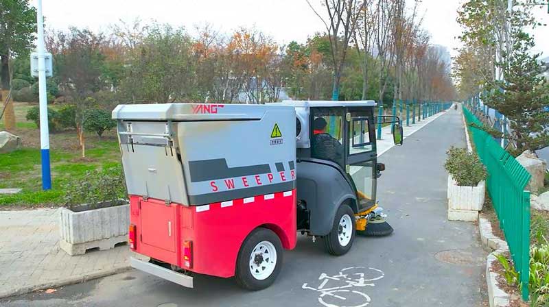 馬路掃地機(jī)使用優(yōu)勢